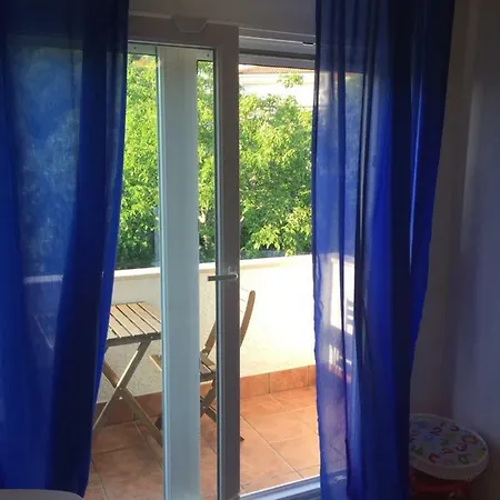 Apartman Ani *